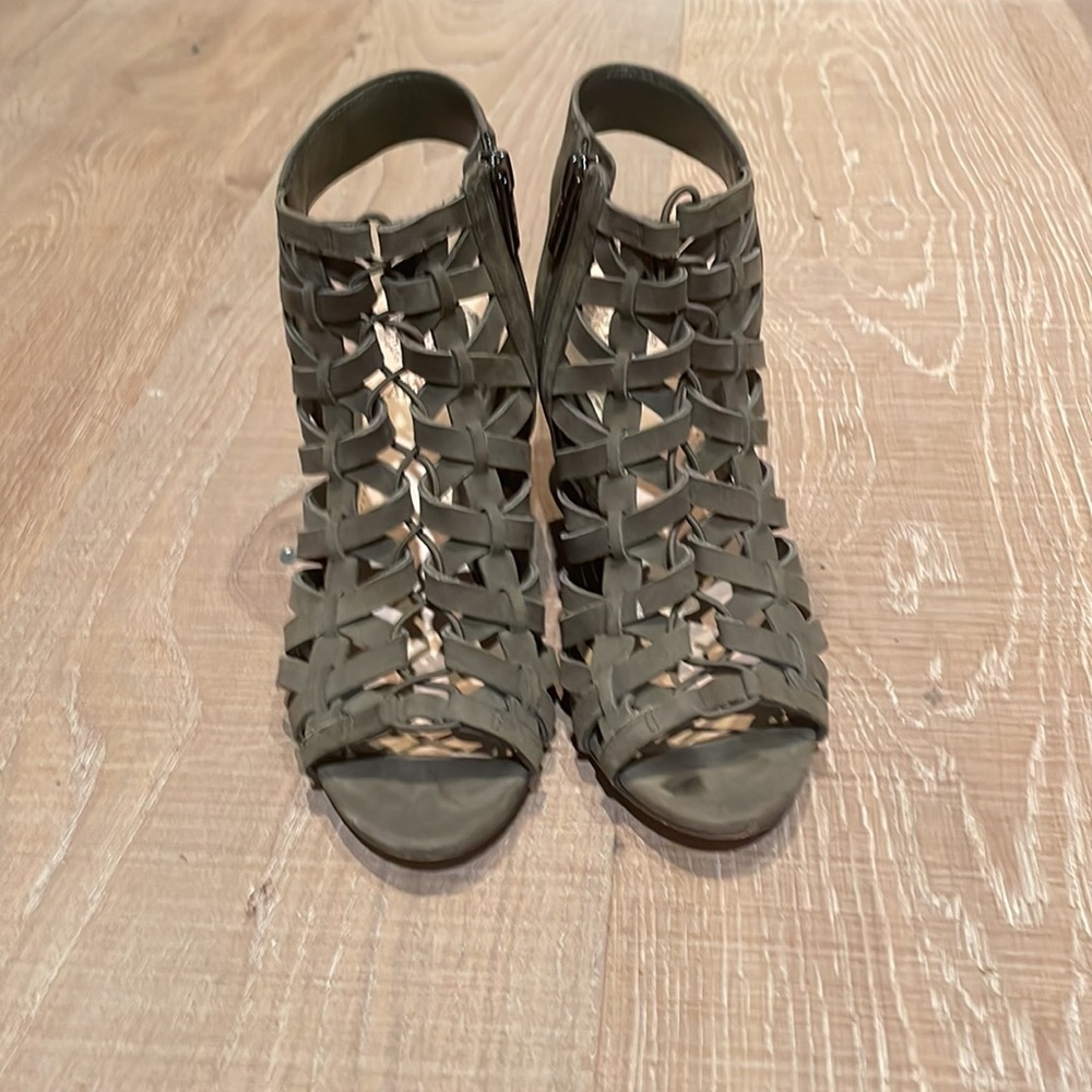 Vince Camuto Heels - Picture 2 of 4